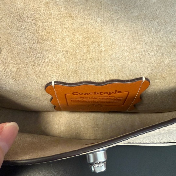 Coach Coachtopia Crème Cream wavy dinky Leather Shoulder Bag turnlock - Picture 6 of 7